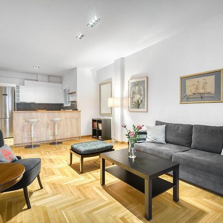 Delightful Stylish Two Bedroom Condo In Hip Area Of Central أثينا المظهر الخارجي الصورة