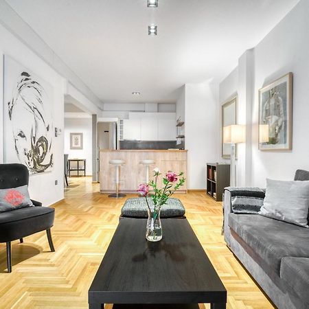 Delightful Stylish Two Bedroom Condo In Hip Area Of Central أثينا المظهر الخارجي الصورة