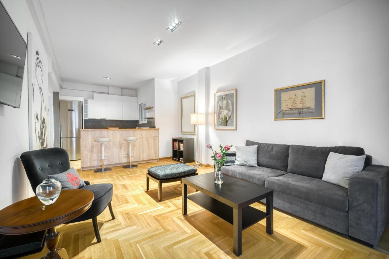 Delightful Stylish Two Bedroom Condo In Hip Area Of Central أثينا المظهر الخارجي الصورة