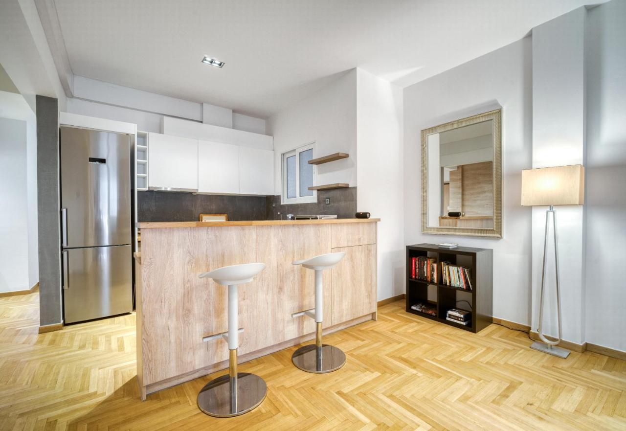 Delightful Stylish Two Bedroom Condo In Hip Area Of Central أثينا المظهر الخارجي الصورة