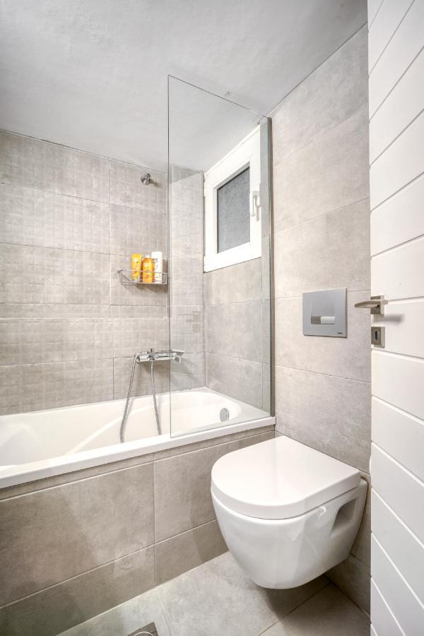 Delightful Stylish Two Bedroom Condo In Hip Area Of Central أثينا المظهر الخارجي الصورة